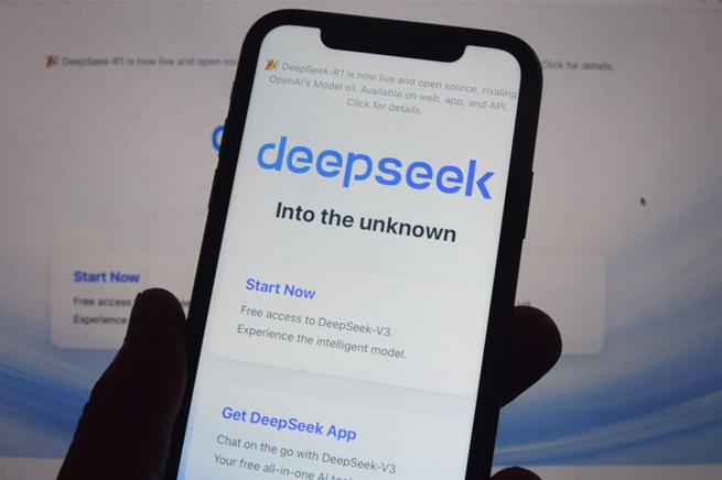 deepseek-RexFeatures-East News